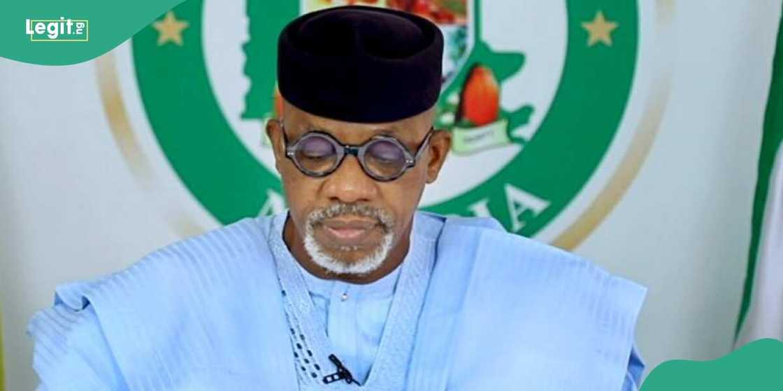 Ogun begins payment of N10,000 cash awards to primary, secondary students Ogun begins payment of N10,000 cash awards to primary, secondary students