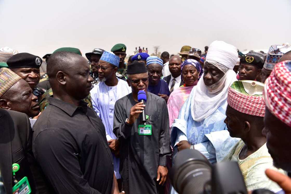 Unknown gunmen kill 7 in Kaduna state, set 13 houses ablaze Unknown gunmen kill 7 in Kaduna state, set 13 houses ablaze