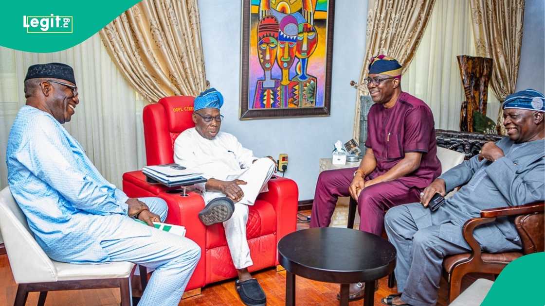 Oyo Governor Seyi Makinde visited former President Olusegun Obasanjo on Sunday, accompanied by former governors Kayode Fayemi and Olagunsoye Oyinlola. Oyo Governor Seyi Makinde visited former President Olusegun Obasanjo on Sunday, accompanied by former governors Kayode Fayemi and Olagunsoye Oyinlola.