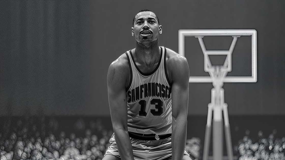 Wilt Chamberlain displayed his 'between the legs' free throw style in the Warriors-Hawks game. Wilt Chamberlain displayed his 'between the legs' free throw style in the Warriors-Hawks game.