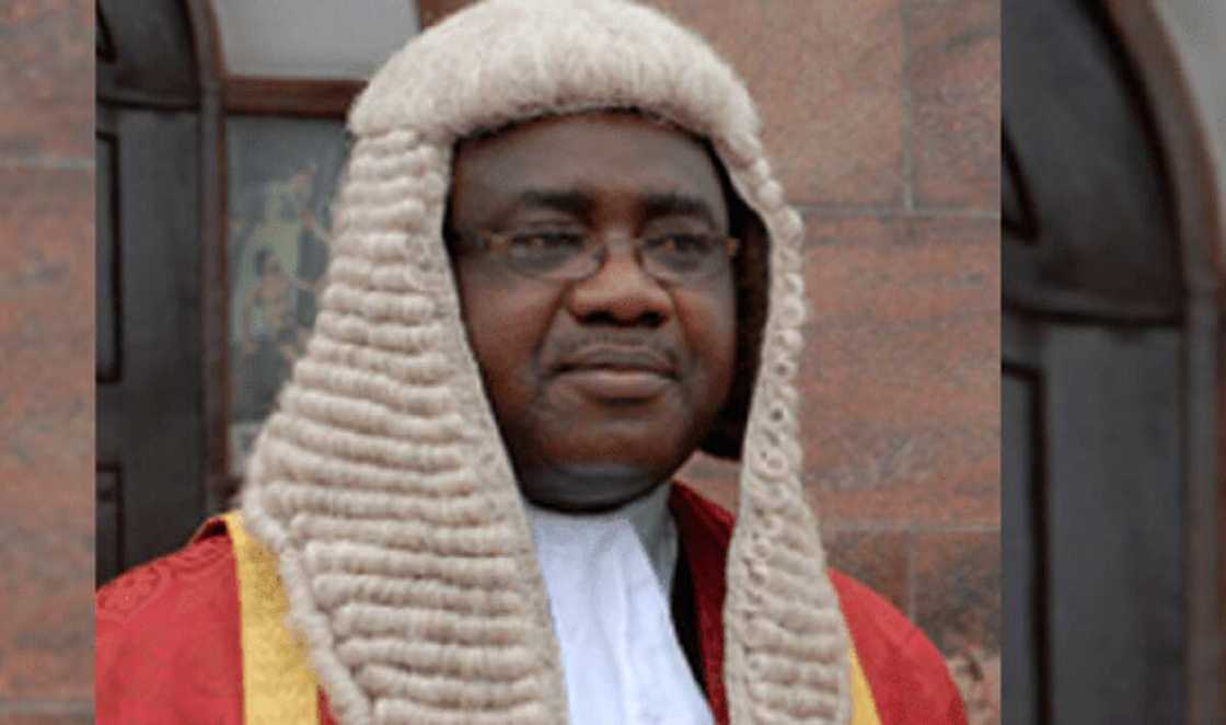 Da duminsa: Daya daga cikin alkalan babban kotun tarayya ya rasu Da duminsa: Daya daga cikin alkalan babban kotun tarayya ya rasu