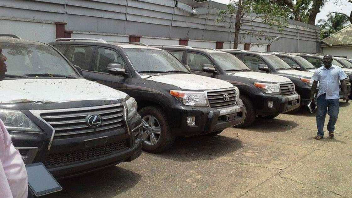 Manyan motoci Manyan motoci