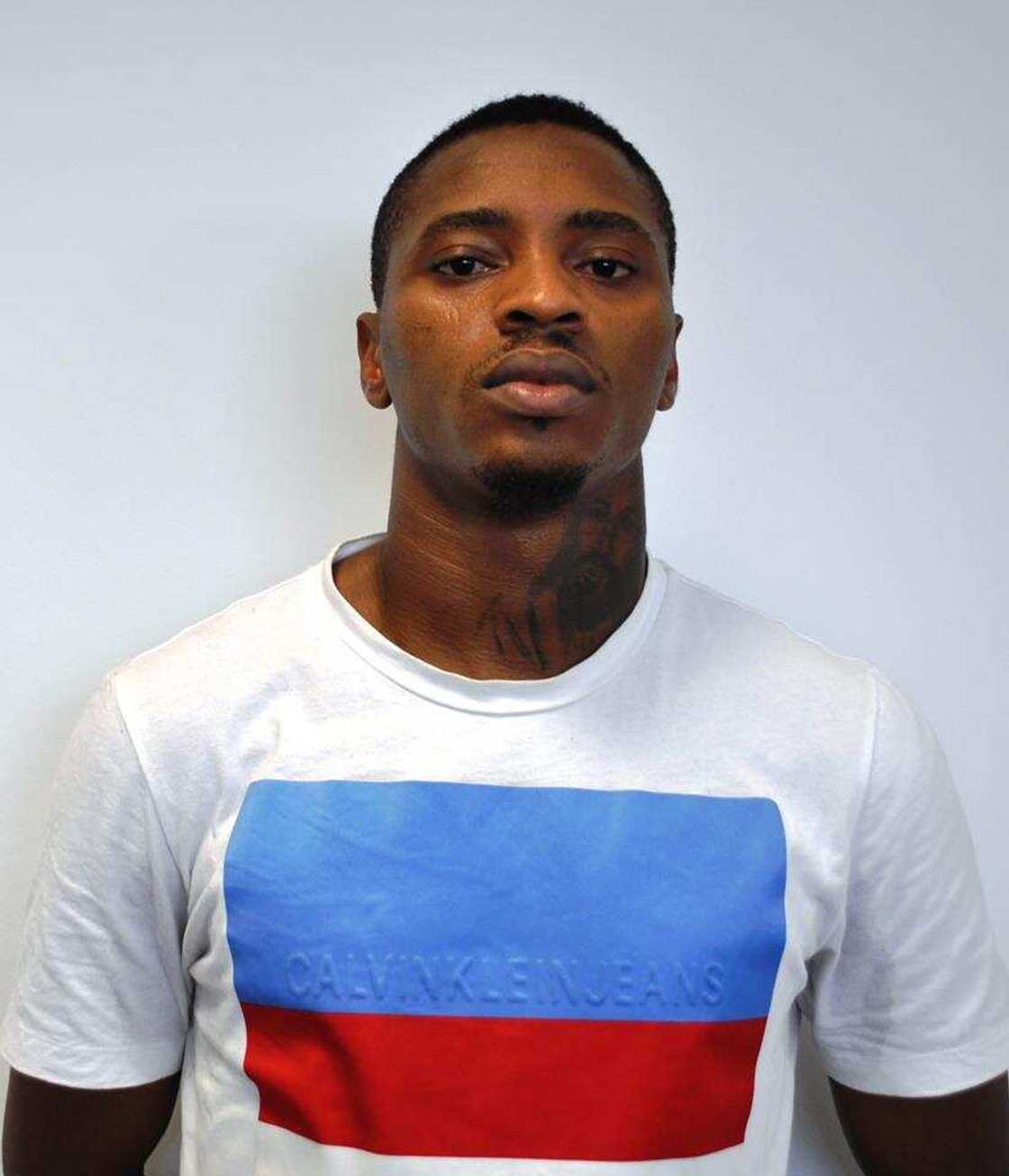 Hukumar EFCC ta kama manyan yan damfara ta intanet 9 a Abuja (hotuna) Hukumar EFCC ta kama manyan yan damfara ta intanet 9 a Abuja (hotuna)