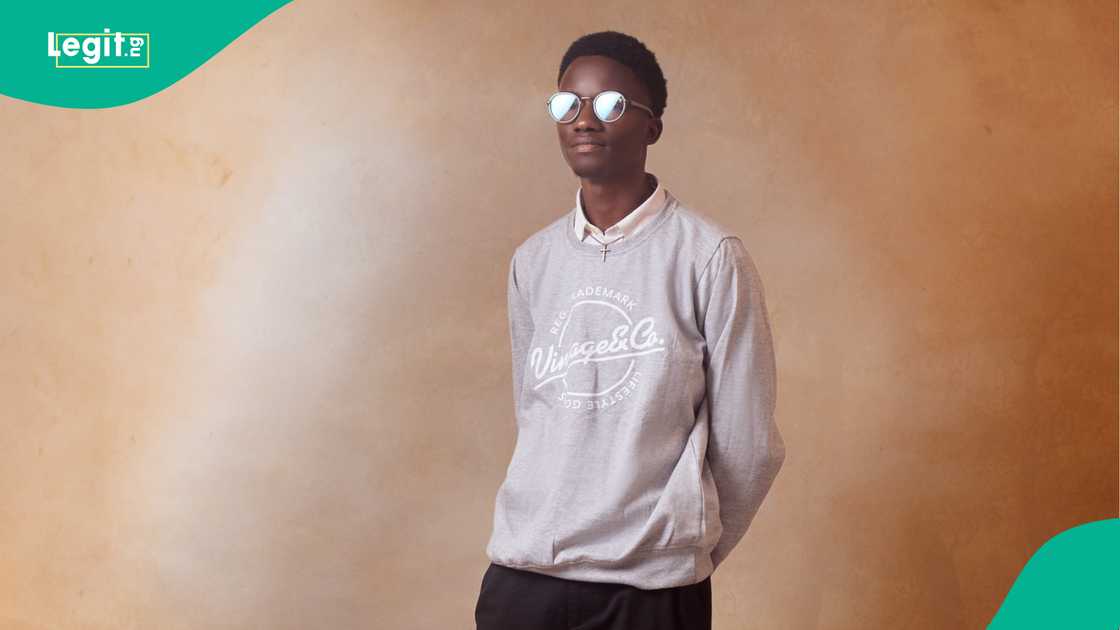 Student leaves engineering course at 400 level to pursue Information Technology. Student leaves engineering course at 400 level to pursue Information Technology.