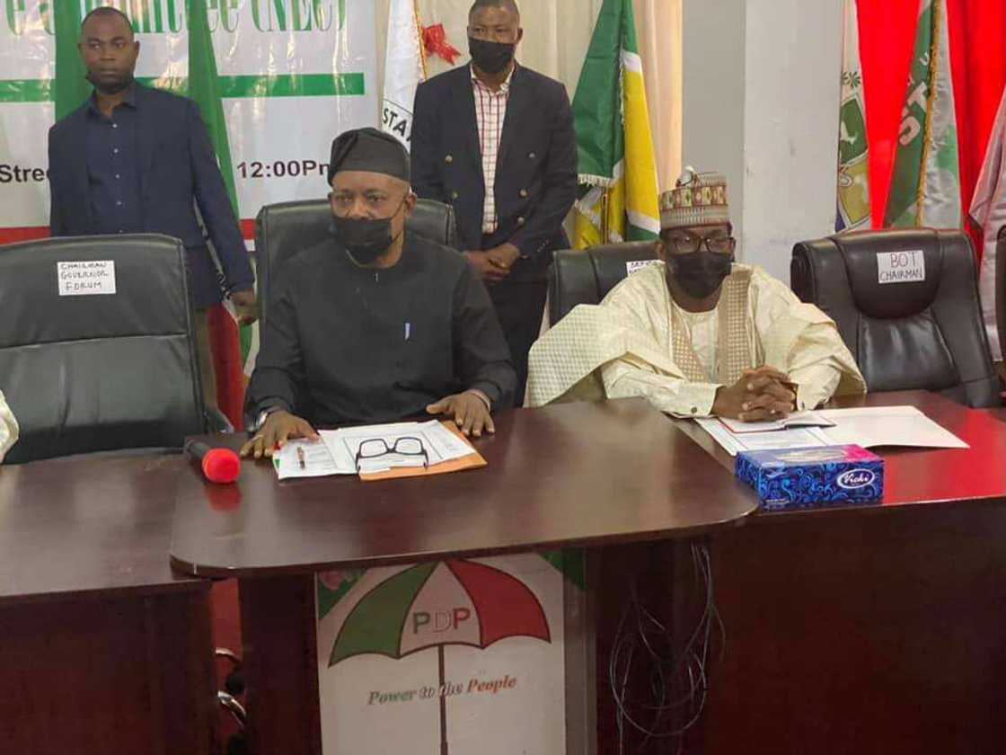 PDP Reacts to Robbery Attempt Near Presidential Villa, Tells Buhari What to Do PDP Reacts to Robbery Attempt Near Presidential Villa, Tells Buhari What to Do