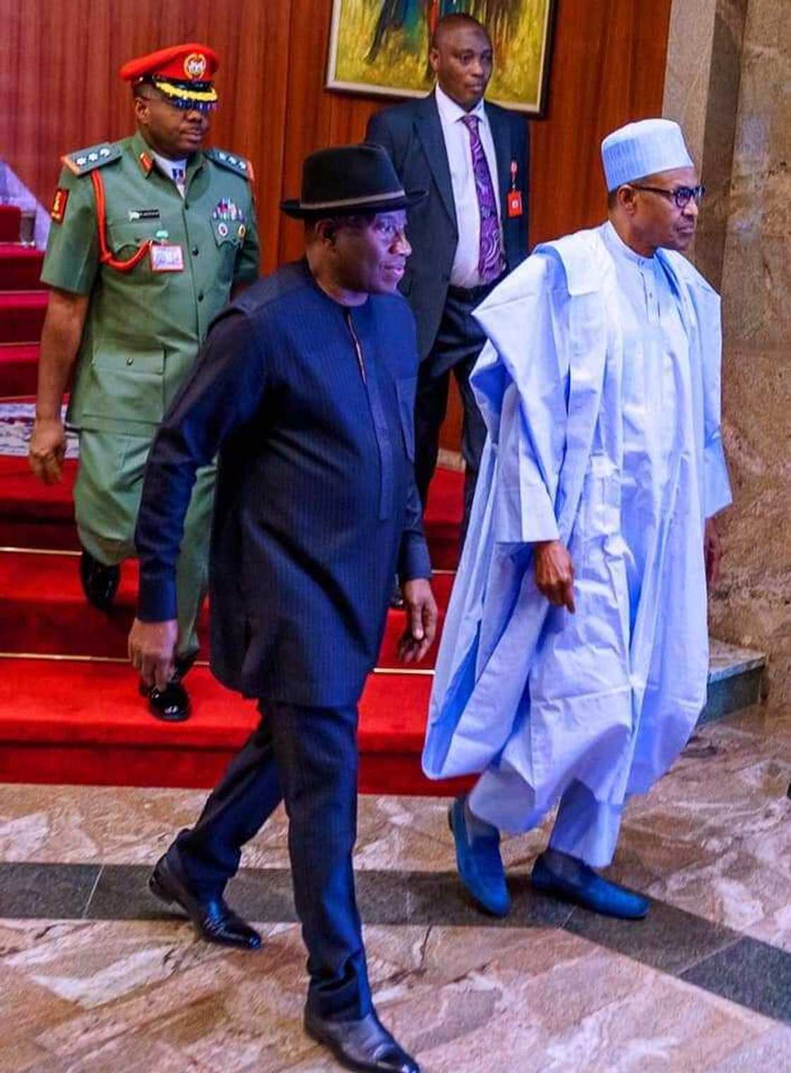 Buhari holds closed-door meeting with Jonathan in Abuja Buhari holds closed-door meeting with Jonathan in Abuja