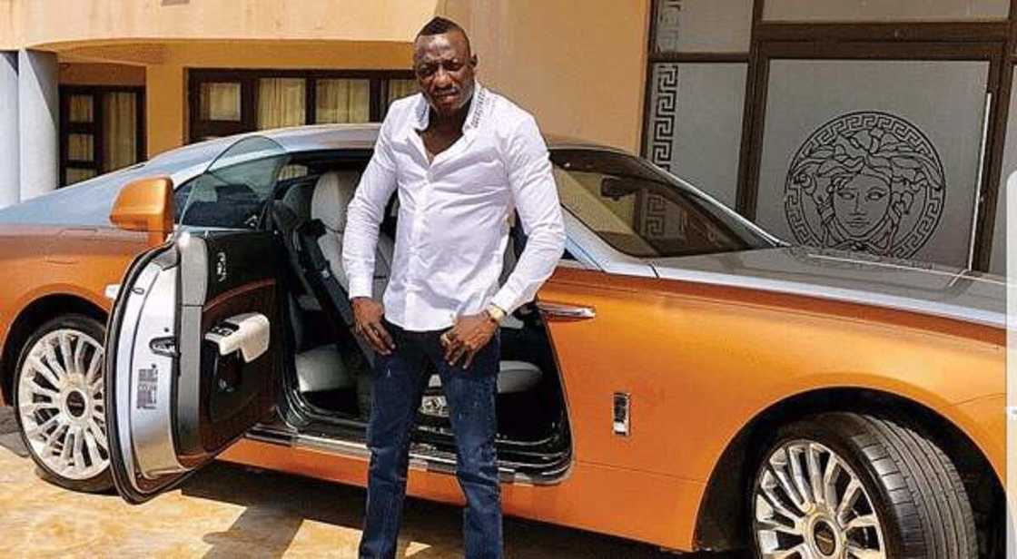 Za a binne wani hamshaƙin attajirin Zimbabwe tare da daloli Za a binne wani hamshaƙin attajirin Zimbabwe tare da daloli