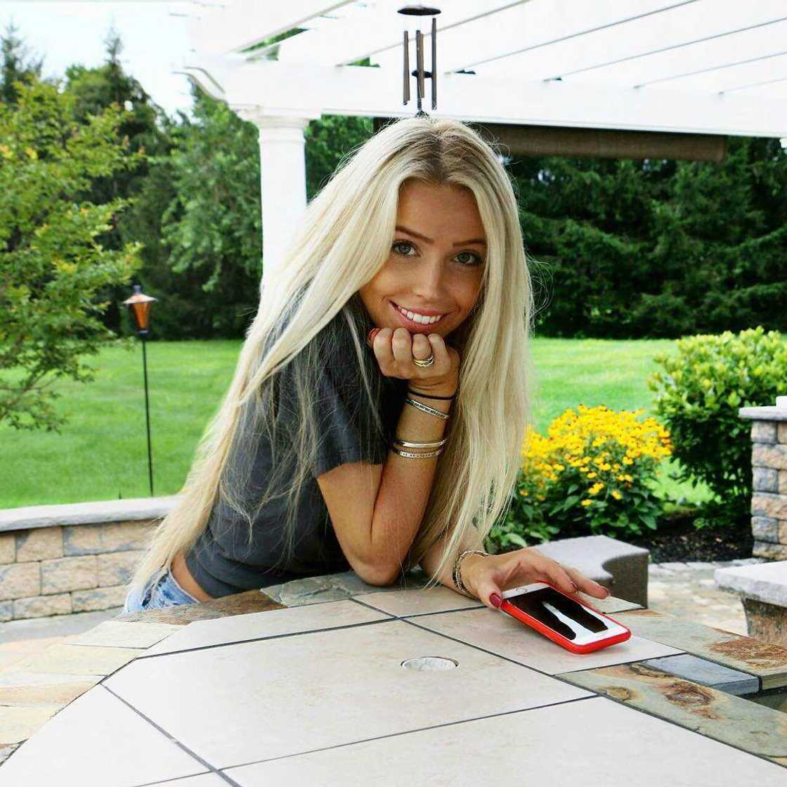 Alexandra Cooper Alexandra Cooper