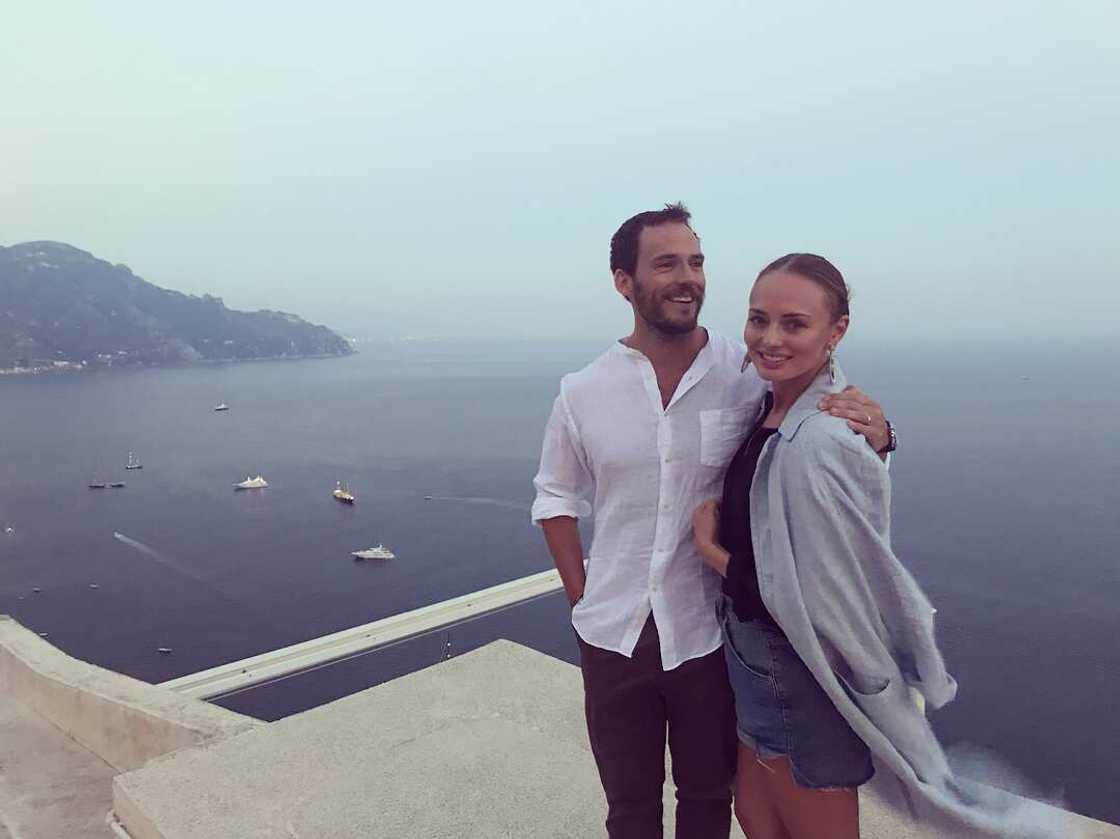 Sam Claflin and Laura Haddock Sam Claflin and Laura Haddock