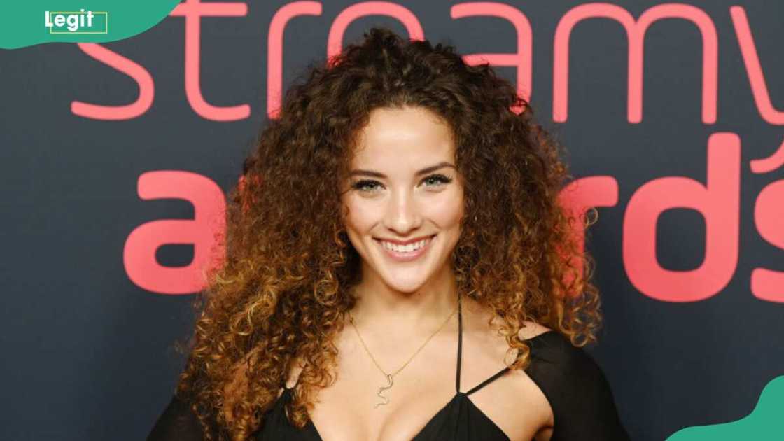 Sofie Dossi's age Sofie Dossi's age