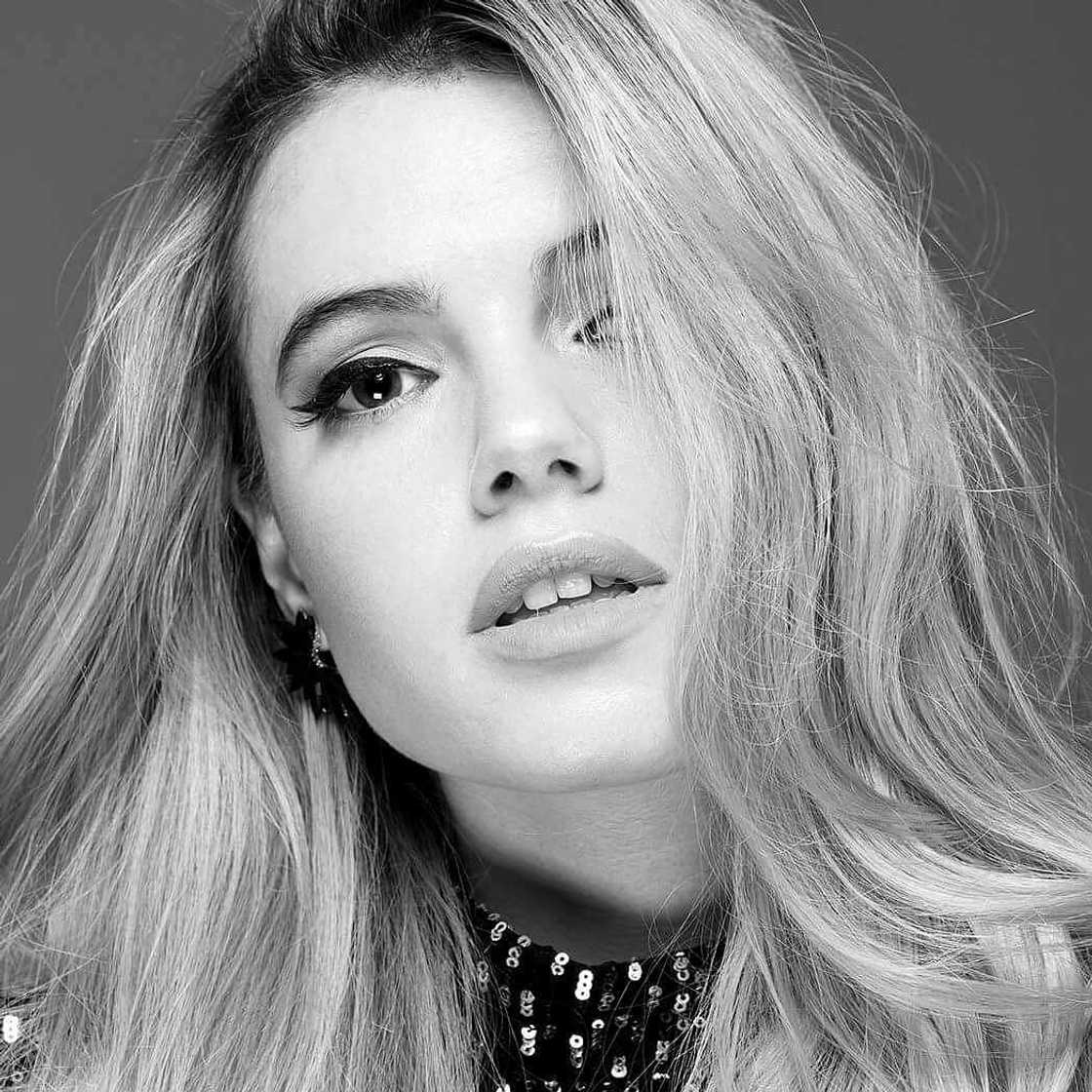 Julianne Binard : biographie, parents, films, photos de l'actrice Julianne Binard : biographie, parents, films, photos de l'actrice