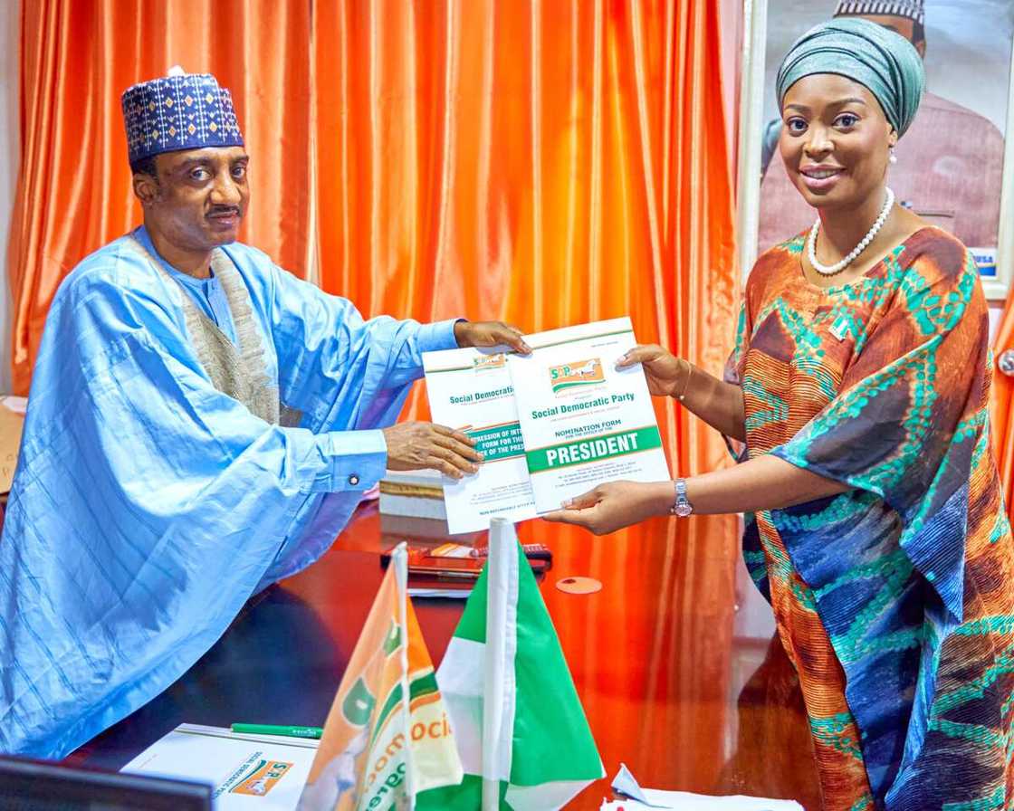Khadijah Okunnu-Lamidi Submits Presidential Nomination Form Ahead of Party Primaries Khadijah Okunnu-Lamidi Submits Presidential Nomination Form Ahead of Party Primaries