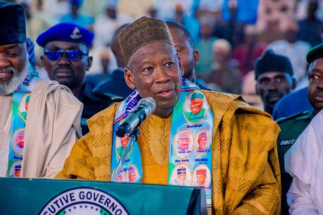 Ganduje ya samu yabo bayan ya yi murabus Ganduje ya samu yabo bayan ya yi murabus