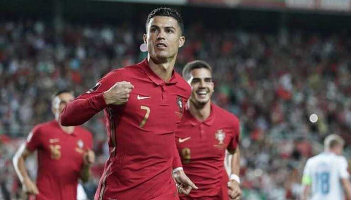 Cristiano Ronaldo Cristiano Ronaldo