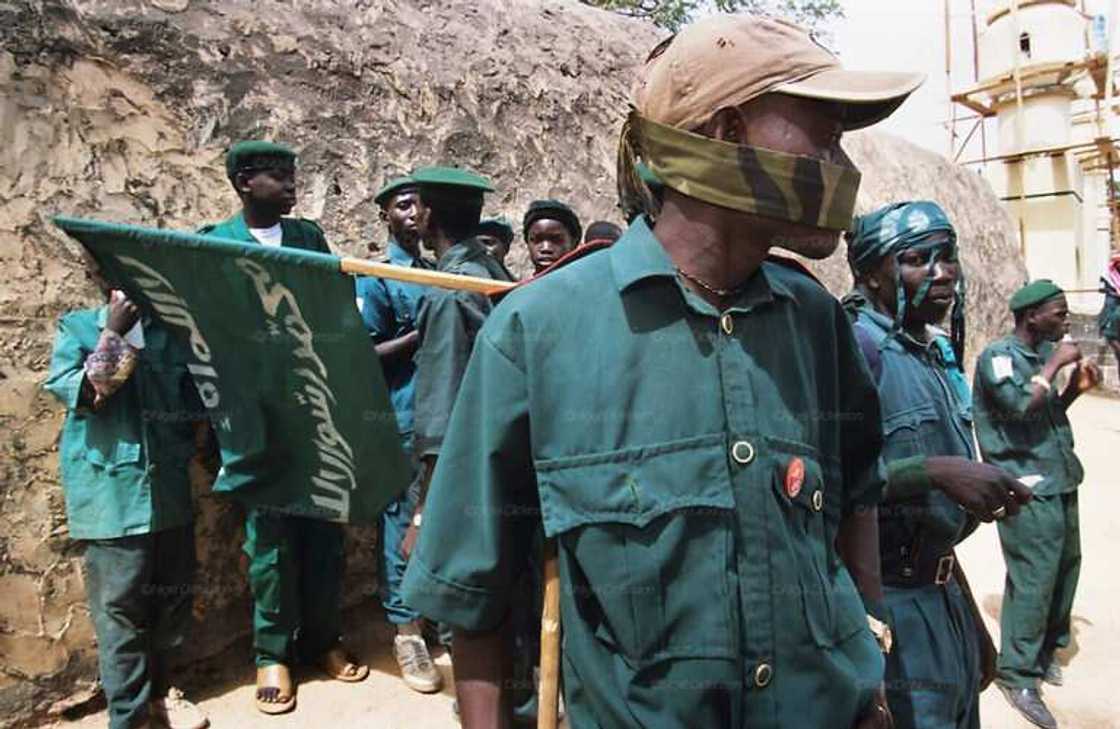 COVID-19: An aike da 'Yan Hisbah masallatai da filayen Idi a Kano. Hoto daga Daily Nigerian COVID-19: An aike da 'Yan Hisbah masallatai da filayen Idi a Kano. Hoto daga Daily Nigerian