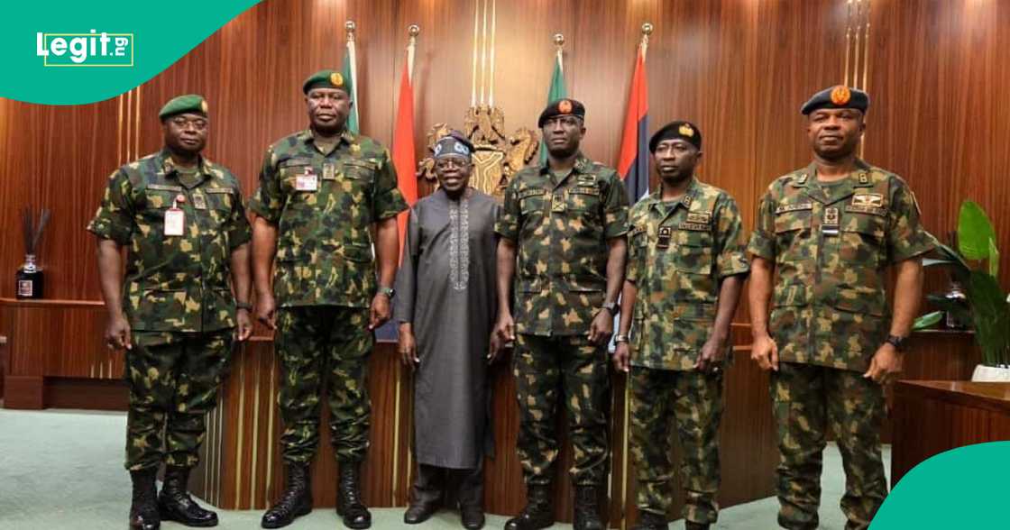 Shugaba Bola Tinubu ya gana da manyan hafsoshin tsaro a Abuja.