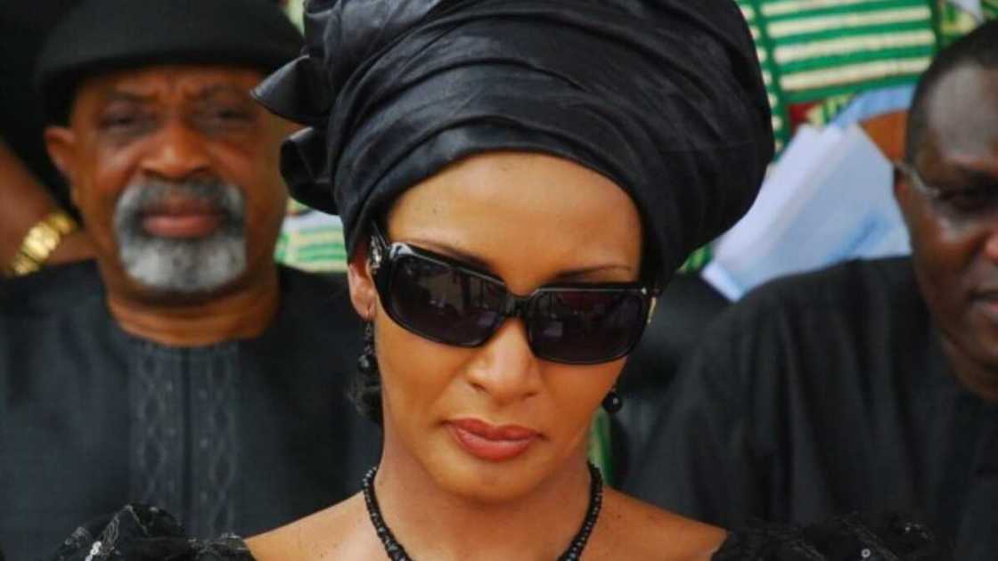 Chaos at Soludo’s Inauguration: Obiano’s Wife Slaps Bianca Ojukwu Chaos at Soludo’s Inauguration: Obiano’s Wife Slaps Bianca Ojukwu