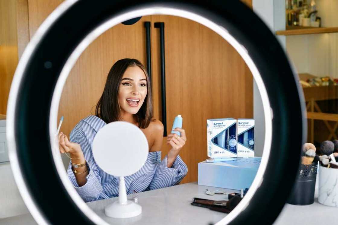 Teeth whitening Crest 3D Whitestrips contain far more hydrogen peroxide than UK and EU rules allow Teeth whitening Crest 3D Whitestrips contain far more hydrogen peroxide than UK and EU rules allow