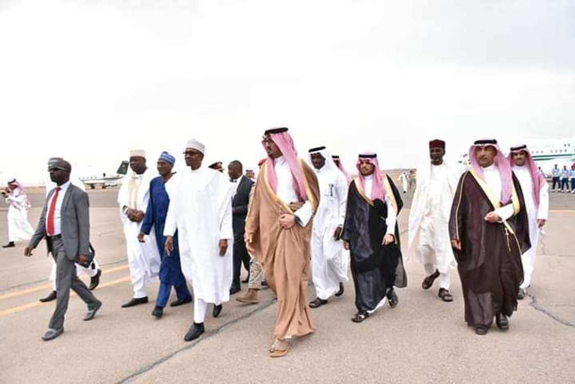 Umarah: Buhari ya sauka a birnin Madina Umarah: Buhari ya sauka a birnin Madina