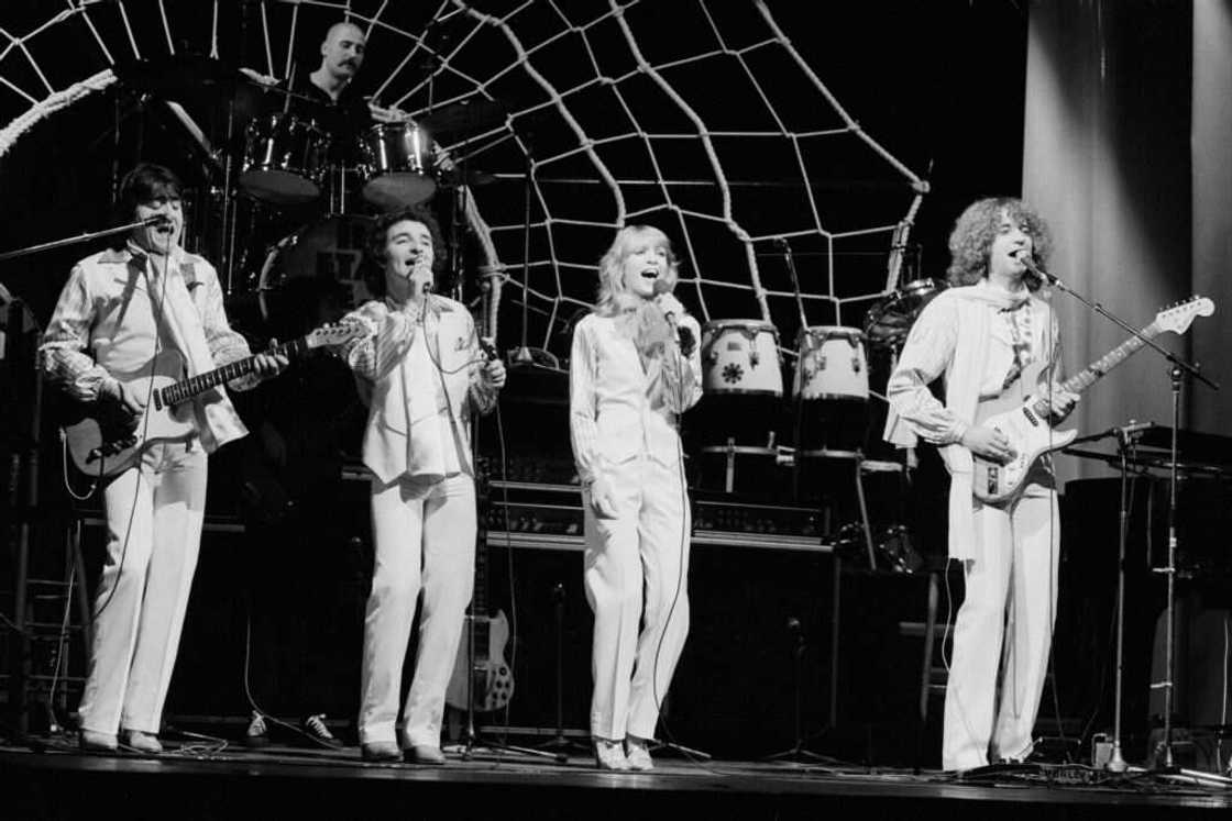 Le groupe Il était une fois en concert à l'Olympia de Paris le 11 février 1977, France. Le groupe Il était une fois en concert à l'Olympia de Paris le 11 février 1977, France.