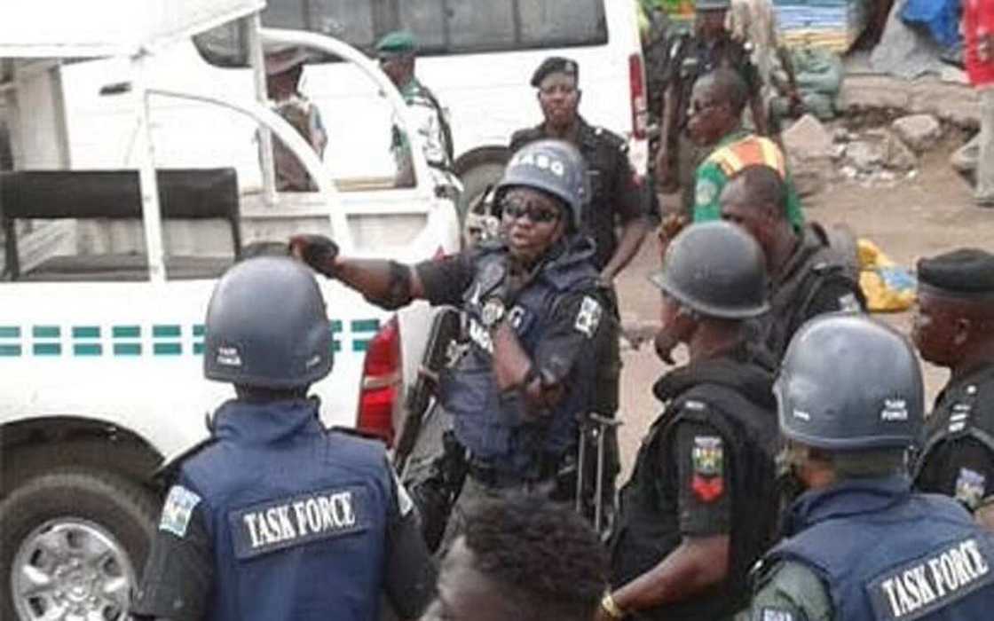 Liyafar badala: 'Yan sanda sun damke samarin da ake da shiryawa a Bauchi Liyafar badala: 'Yan sanda sun damke samarin da ake da shiryawa a Bauchi