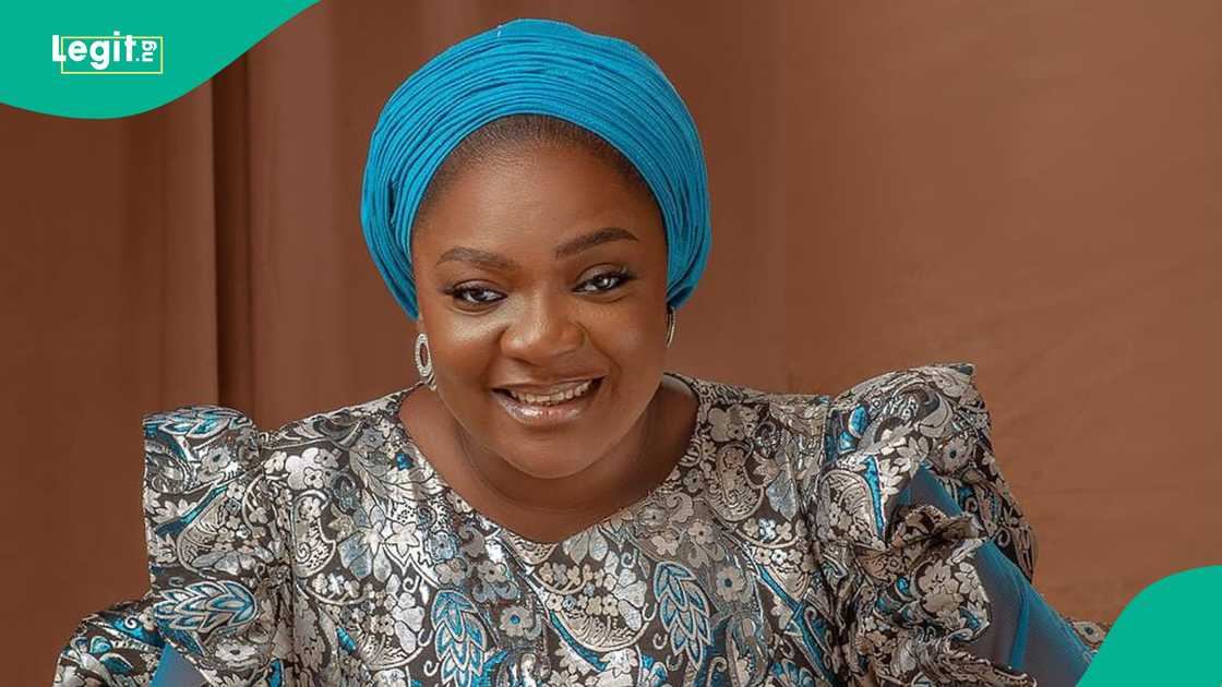 Sarah Apekeola begs fans for financial aid for ailing singer Omije Ojumi Sarah Apekeola begs fans for financial aid for ailing singer Omije Ojumi