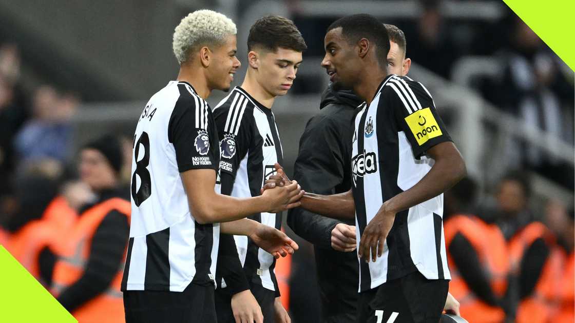 William Osula, Lewis Miley, Alexander Isak, Newcastle United, Aston Villa, St James Park, Newcastle upon Tyne, England, Premier League. William Osula, Lewis Miley, Alexander Isak, Newcastle United, Aston Villa, St James Park, Newcastle upon Tyne, England, Premier League.