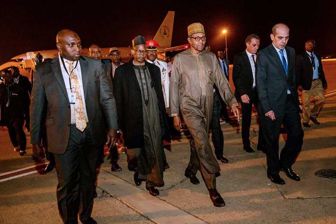 Kalli yadda Buhari ya shiga kasar Jordan (Hotuna) Kalli yadda Buhari ya shiga kasar Jordan (Hotuna)