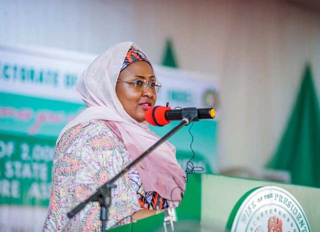 Yawan yaran da ba su karatun boko a Arewa ya na damun Aisha Buhari Yawan yaran da ba su karatun boko a Arewa ya na damun Aisha Buhari