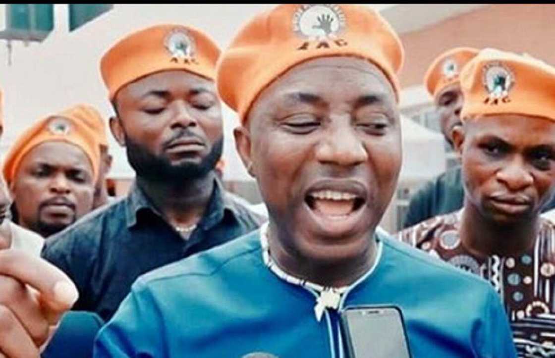 An kuma: 'Yan sanda Najeriya sun cafke Omoyele Sowore An kuma: 'Yan sanda Najeriya sun cafke Omoyele Sowore