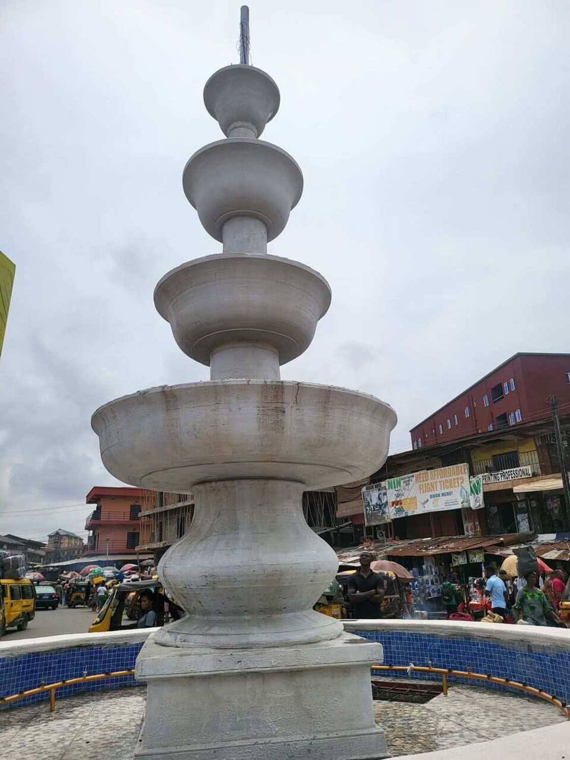 Desecrating the newly constructed Ochanja Water Fountain In Onitsha Desecrating the newly constructed Ochanja Water Fountain In Onitsha