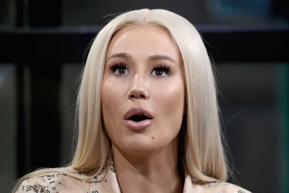 Rapper and songwriter Iggy Azalea looks on at Build Studio Rapper and songwriter Iggy Azalea looks on at Build Studio