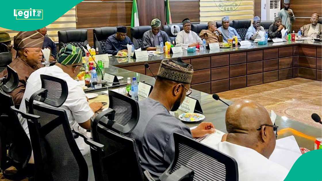 Jam'iyyar PDP ta nada Saraki a matsayin shugaban kwamitin sulhu gabanin taron NEC Jam'iyyar PDP ta nada Saraki a matsayin shugaban kwamitin sulhu gabanin taron NEC