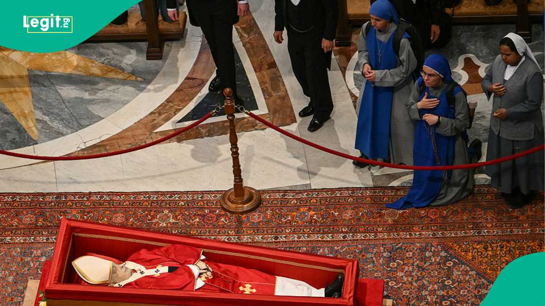 Crying Nun Very Close to Pope Francis Before His Passing Allowed to Break Protocol Crying Nun Very Close to Pope Francis Before His Passing Allowed to Break Protocol