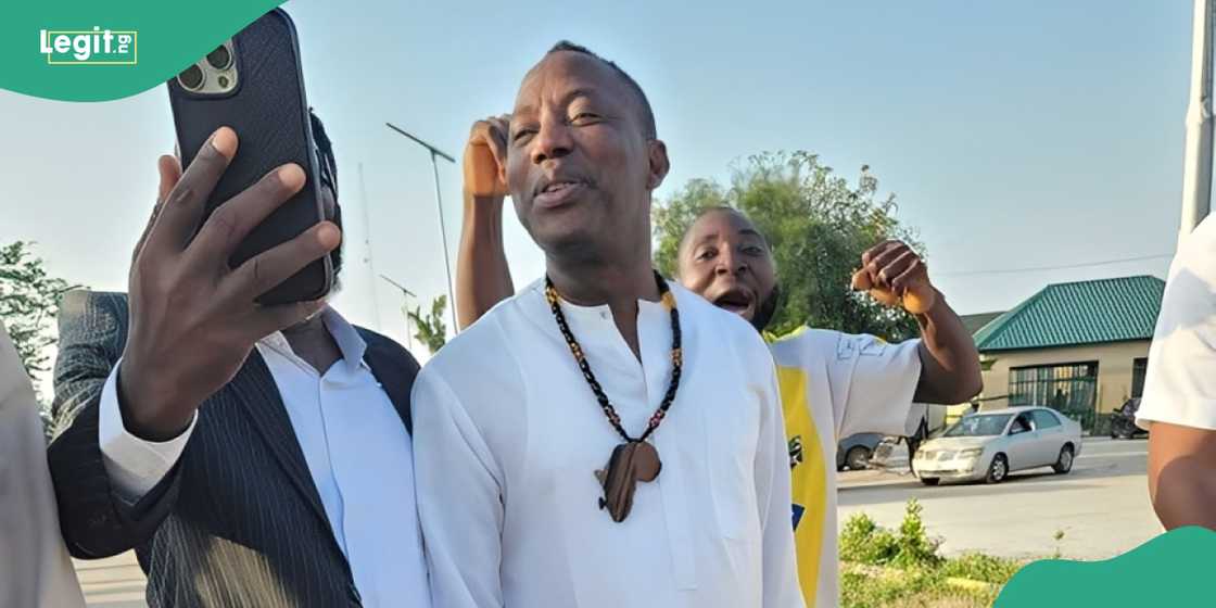 Sowore regains freedom after four days in Kuje prison Sowore regains freedom after four days in Kuje prison