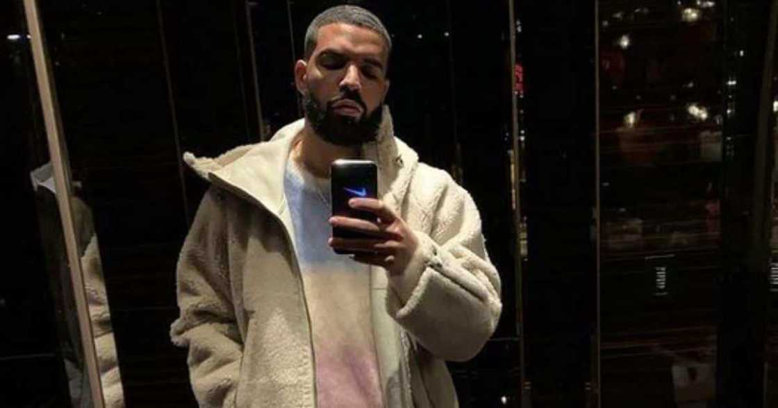 Drake's Pic With New Woman Surfaces Online, Fans React: "The Comments Are Funny" Drake's Pic With New Woman Surfaces Online, Fans React: "The Comments Are Funny"