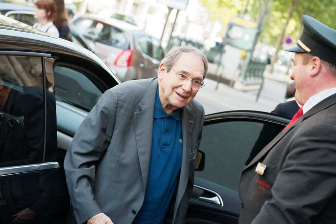 Biographie de Robert Hossein: épouses, enfants, films, religion Biographie de Robert Hossein: épouses, enfants, films, religion