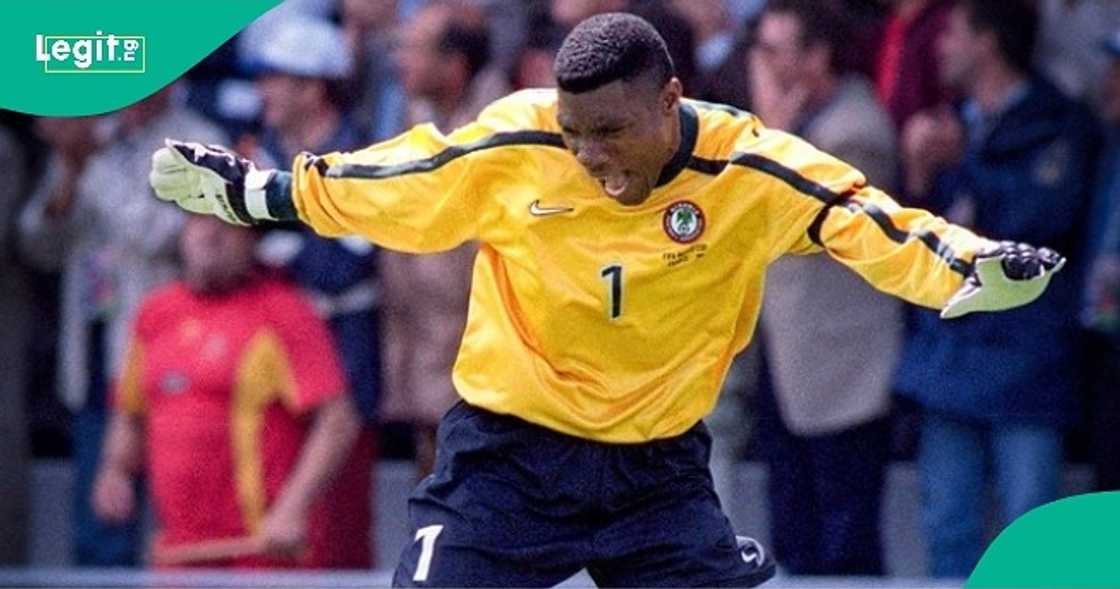 Lady mourns former Nigeria goalkeeper Peter Rufai, shares her experience with him at her school in 2019. Lady mourns former Nigeria goalkeeper Peter Rufai, shares her experience with him at her school in 2019.