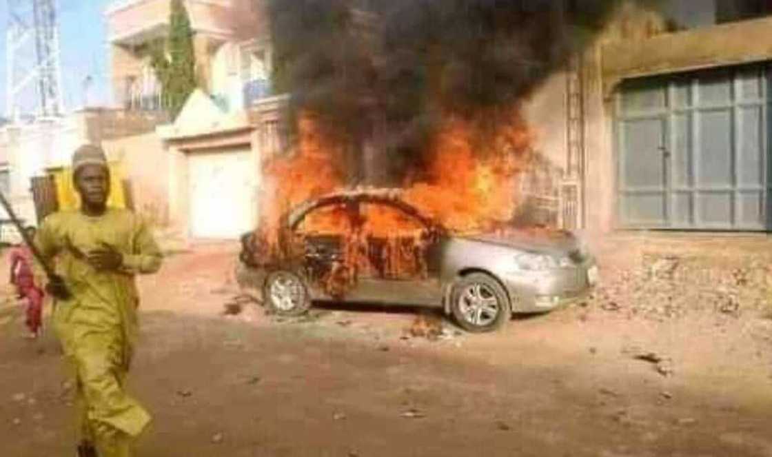 Rikici ya barke tsakanin jama'an gari da yan Shi'a a Kano Rikici ya barke tsakanin jama'an gari da yan Shi'a a Kano