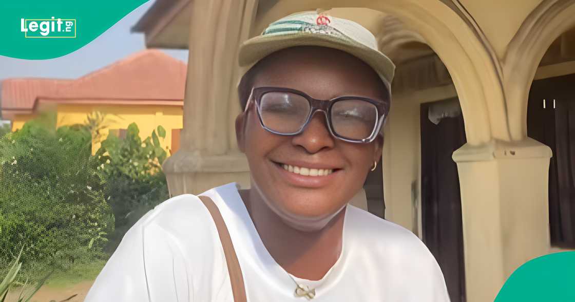 Lady celebrates as NYSC pays her N77k as allowance Lady celebrates as NYSC pays her N77k as allowance