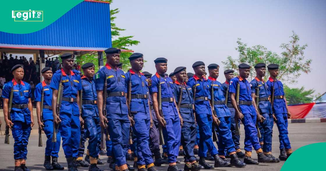An tura jami'an NSCDC su ba da tsaro da Sallah. An tura jami'an NSCDC su ba da tsaro da Sallah.