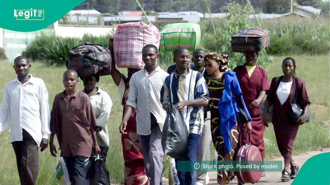 Residents of Oke-Oyan hurriedly evacuate amid fresh terrorist threats in Kwara community.