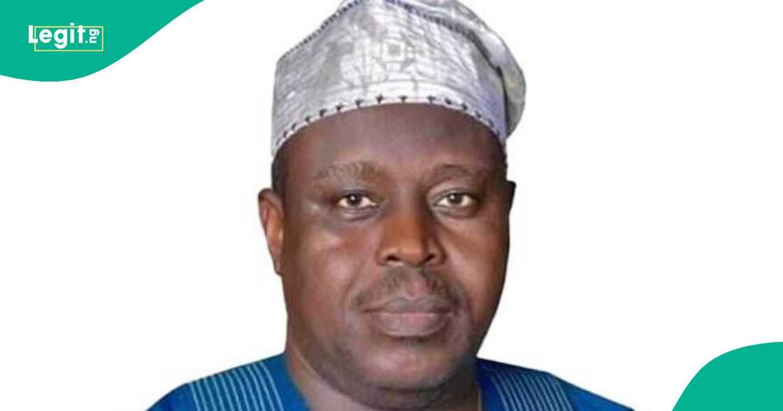 Ondo state SSG Tayo Oluwatuyi has died at an undisclosed hospital where he was receiving treatment from the road accident he sustained two weeks ago. Ondo state SSG Tayo Oluwatuyi has died at an undisclosed hospital where he was receiving treatment from the road accident he sustained two weeks ago.