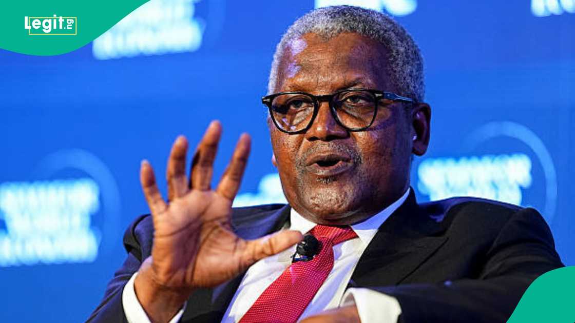 Dangote yana bayani a kasar Amurka Dangote yana bayani a kasar Amurka