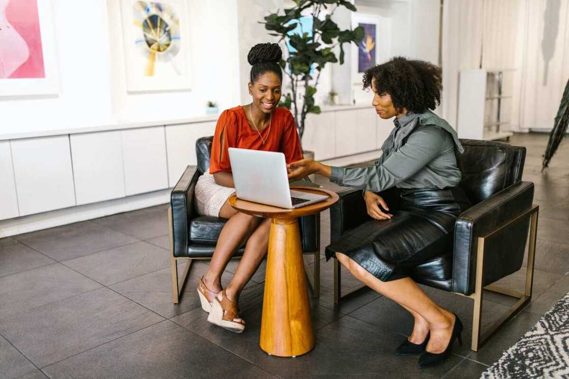 duties of a public relations officer in an association duties of a public relations officer in an association