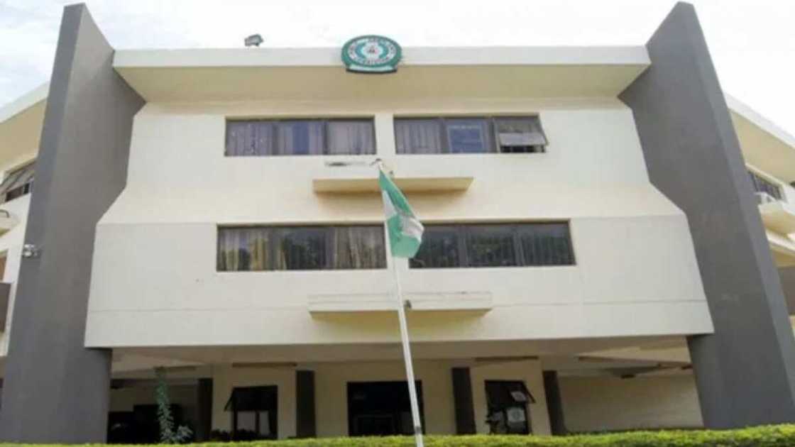 Babbar magana: Ma'aikata sun garkame ofishin hukumar PCC, sun hana kowa shiga Babbar magana: Ma'aikata sun garkame ofishin hukumar PCC, sun hana kowa shiga