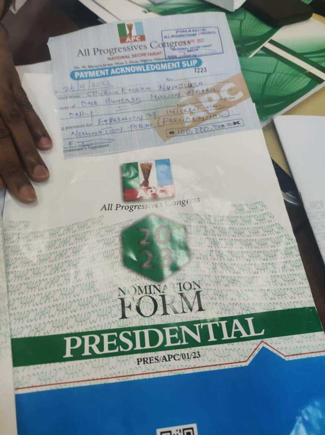 Yanzu-yanzu: Karamin Ministan Ilmi, Emeke Nwajiuba, ya saya Fom din takara shugaban kasa N100m Yanzu-yanzu: Karamin Ministan Ilmi, Emeke Nwajiuba, ya saya Fom din takara shugaban kasa N100m