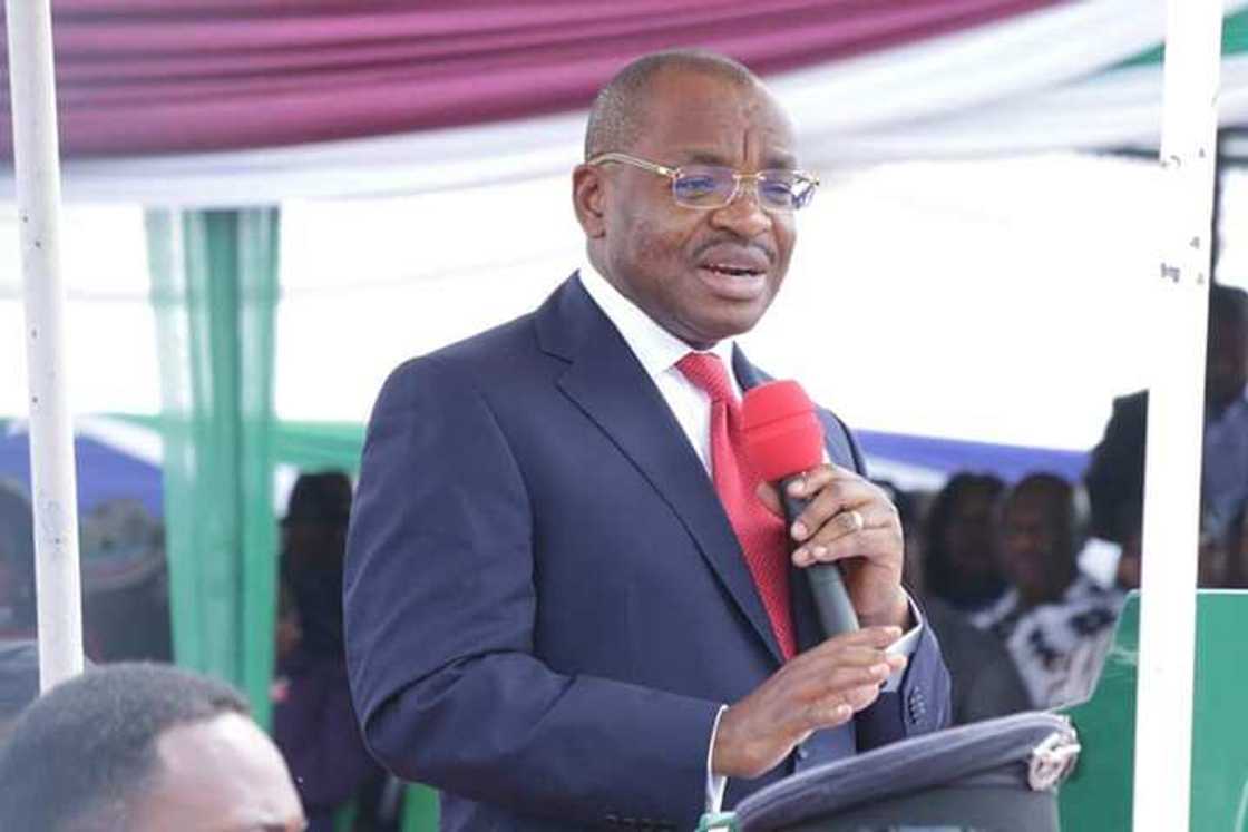 Governor Emmanuel receives economic reconstruction committee's report