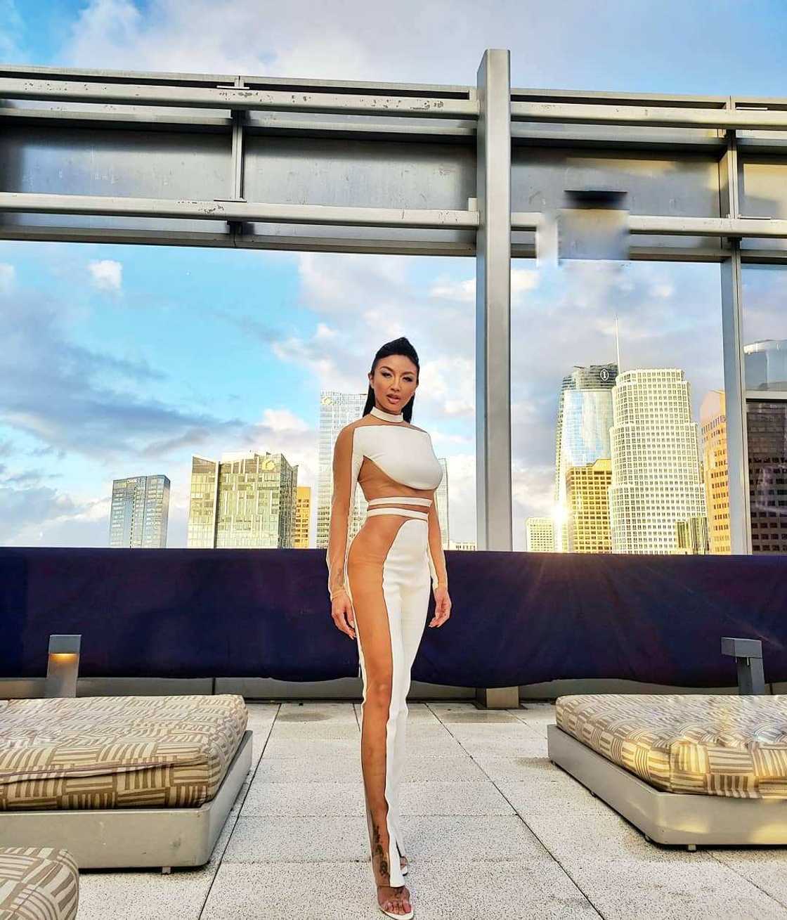 Jeannie Mai hot Jeannie Mai hot