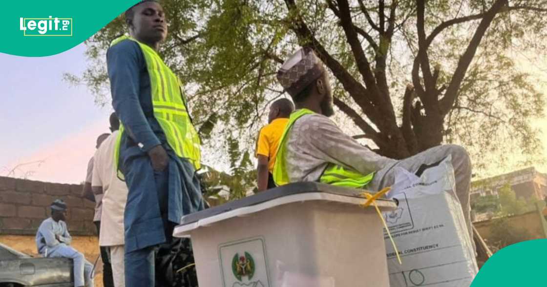 Jami'an INEC a Zamfara. Jami'an INEC a Zamfara.